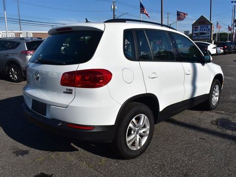 Used 2016 Volkswagen Tiguan S image 6