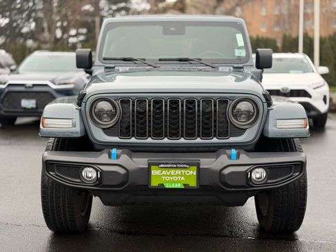 Used 2024 Jeep Wrangler Unlimited image 8