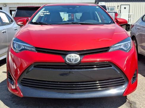 Used 2017 Toyota Corolla LE FWD image 2
