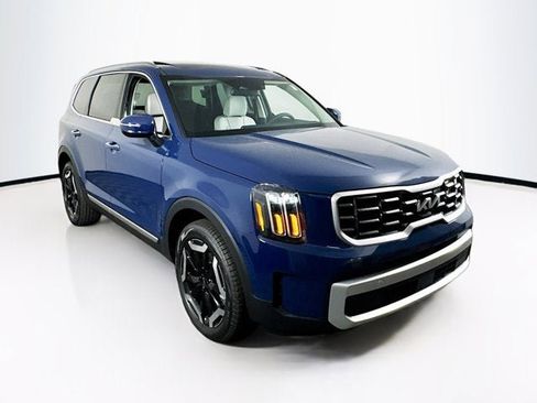 New 2025 Kia Telluride S image 3