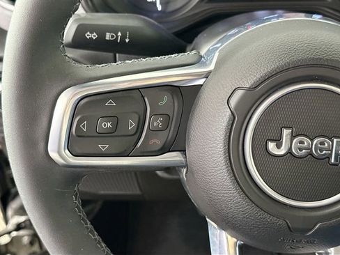 Used 2025 Jeep Wrangler Unlimited Sahara w/ Safety Group image 21