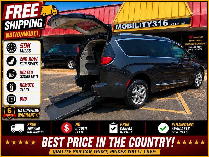 Used 2019 Chrysler Pacifica Touring-L Plus w/ Tire & Wheel Group FWD image 1