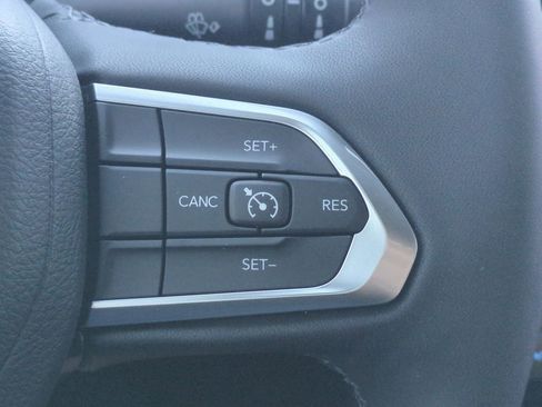 Certified 2025 Jeep Compass Latitude w/ Convenience Group image 24