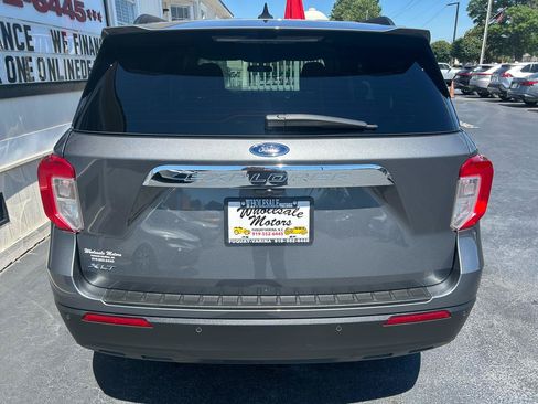 Used 2024 Ford Explorer XLT RWD image 6