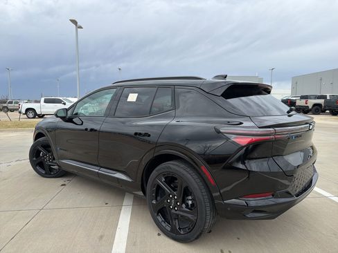 Certified 2024 Chevrolet Equinox EV RS image 7