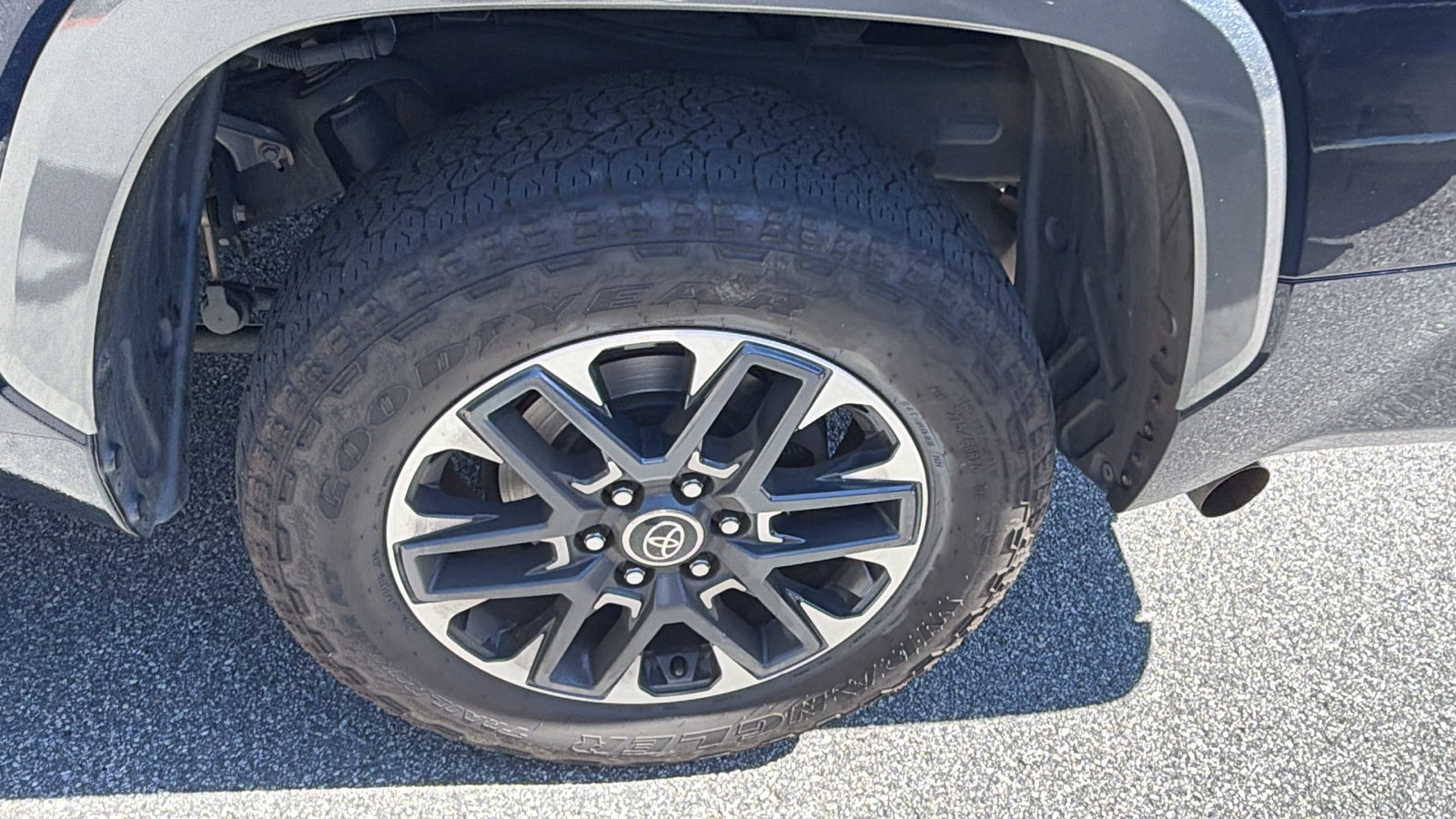 Used 2022 Toyota Tundra Limited RWD image 12