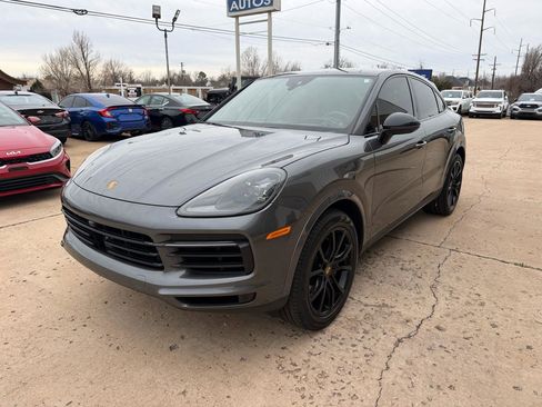 Used 2022 Porsche Cayenne Coupe image 3