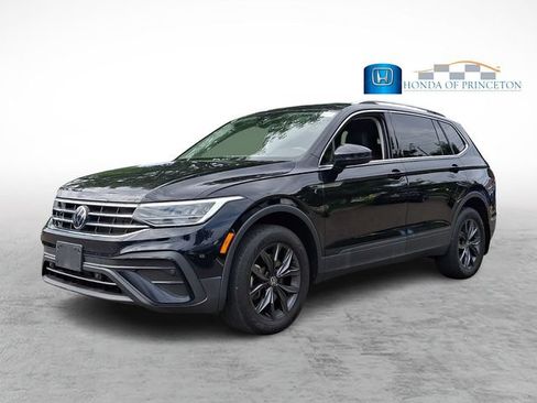 Used 2023 Volkswagen Tiguan SE AWD/4WD image 3