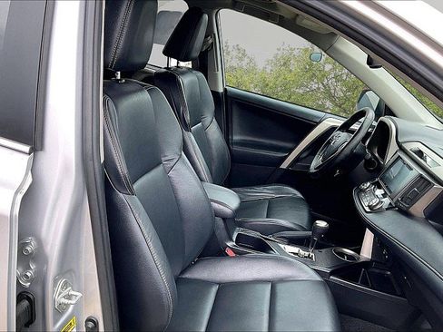 Used 2015 Toyota RAV4 Limited w/ Technology Package AWD/4WD image 29