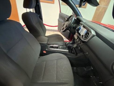 Used 2018 Toyota Tacoma TRD Sport RWD image 24