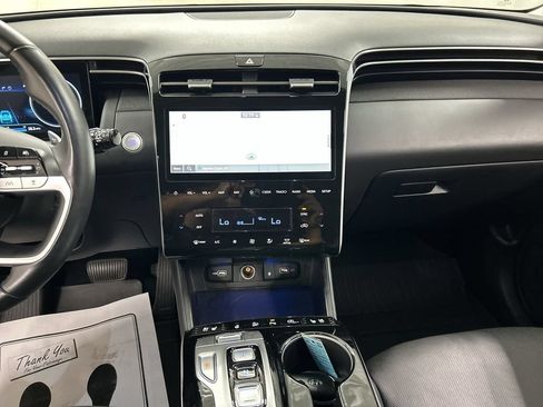 Used 2024 Hyundai Tucson Limited AWD/4WD image 19
