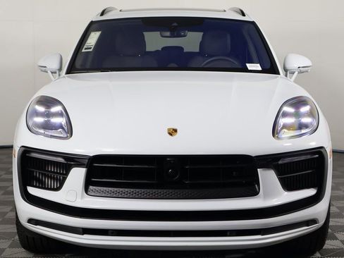 Used 2023 Porsche Macan S image 2