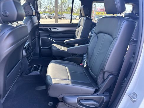 New 2026 Jeep Grand Wagoneer 4WD image 8