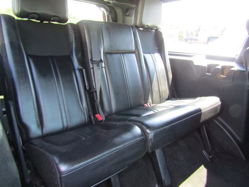 Used 2016 Lincoln Navigator L Select image 10