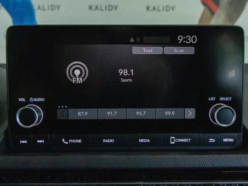 Used 2025 Honda Civic Sport image 8