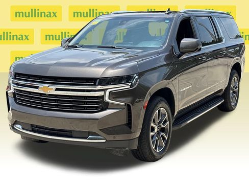 Used 2021 Chevrolet Suburban LT w/ LT Signature Package RWD image 14