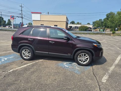 Used 2014 Kia Sorento LX w/ Premium Package AWD/4WD image 3