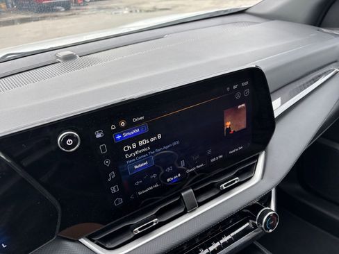 Used 2025 Chevrolet Equinox LT FWD image 21