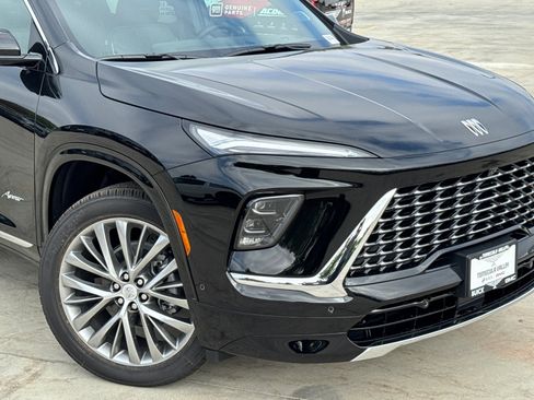 Used 2026 Buick Enclave Avenir w/ Super Cruise Package FWD image 3