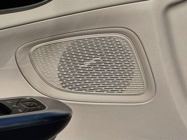 Certified 2023 Mercedes-Benz C 300 4MATIC Sedan image 17