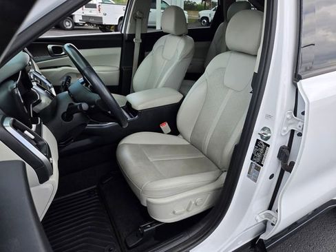 Used 2023 Kia Sorento S w/ Panoramic Sunroof Package FWD image 9