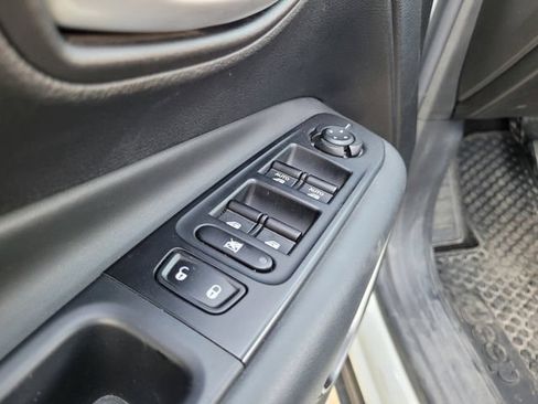 Used 2023 Jeep Renegade Latitude AWD/4WD image 26