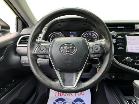Used 2018 Toyota Camry LE FWD image 12