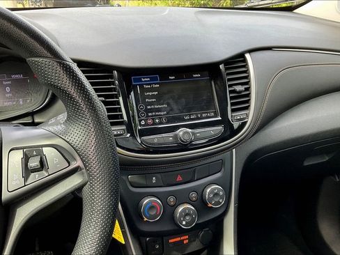 Used 2019 Chevrolet Trax LS FWD image 6