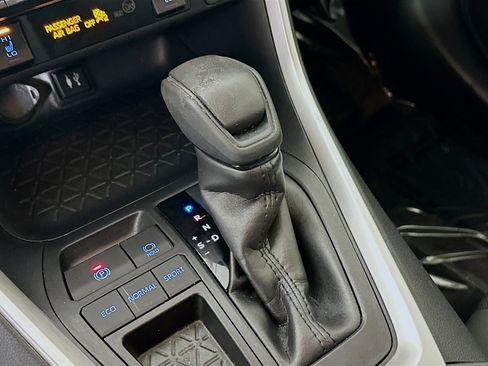 Used 2019 Toyota RAV4 XLE image 21