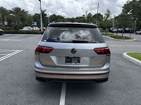 Used 2023 Volkswagen Tiguan SE R-Line image 2