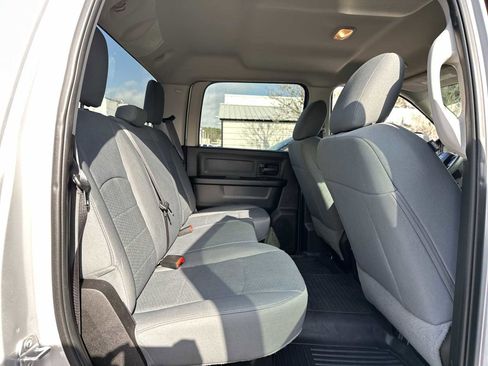 Used 2018 RAM 2500 Tradesman w/ Chrome Appearance Group image 18