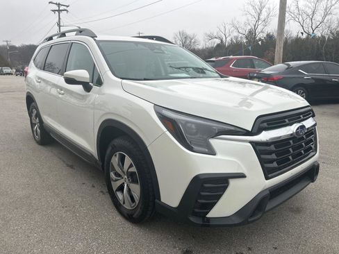 Used 2023 Subaru Ascent Premium w/ Convenience Package AWD/4WD image 3
