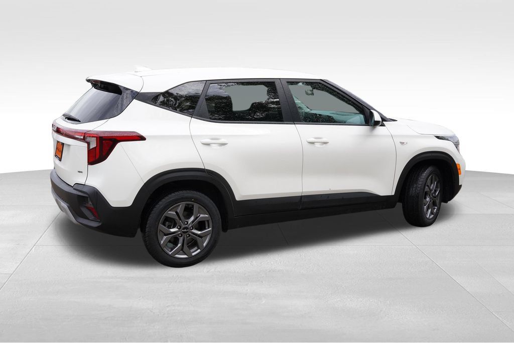 Certified 2024 Kia Seltos LX AWD/4WD image 4