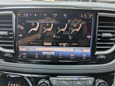 New 2027 Chrysler Pacifica Select FWD image 18