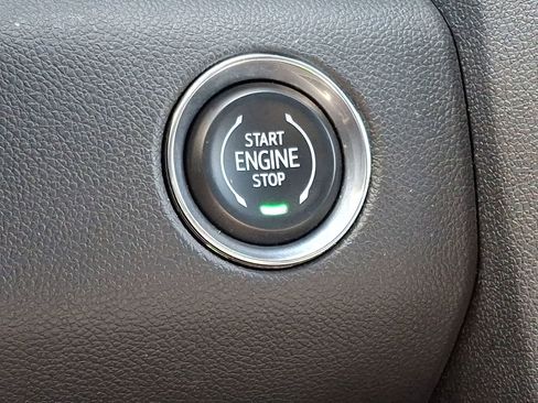 Certified 2025 GMC Acadia Elevation FWD image 23