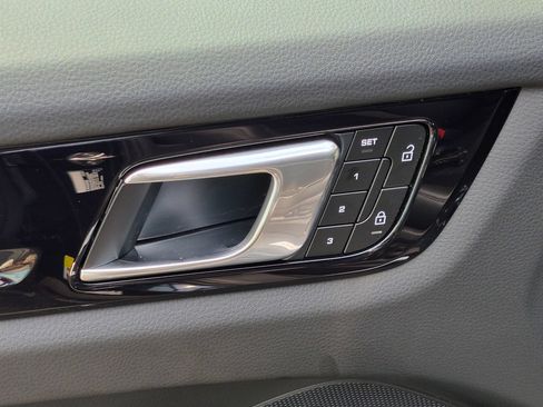 Certified 2023 Porsche Cayenne Platinum Edition AWD/4WD image 23