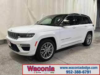 Used 2023 Jeep Grand Cherokee Summit w/ Luxury Tech Group V AWD/4WD video 1