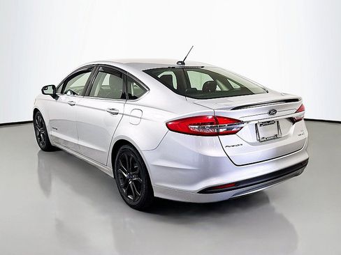 Used 2018 Ford Fusion SE w/ Equipment Group 601A FWD image 5