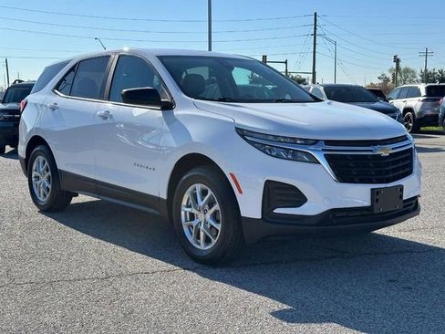 Used 2022 Chevrolet Equinox LS w/ LS Convenience Package image 8