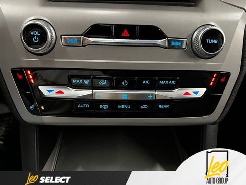 Used 2023 Ford Explorer XLT w/ Equipment Group 202A AWD/4WD image 15