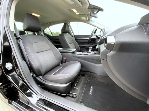 Used 2022 Nissan Altima 2.5 SV FWD image 16
