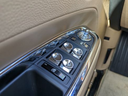 Used 2010 Rolls-Royce Ghost Base image 24