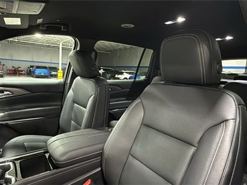 New 2026 Chevrolet Traverse LT w/ Driver Confidence Package image 12