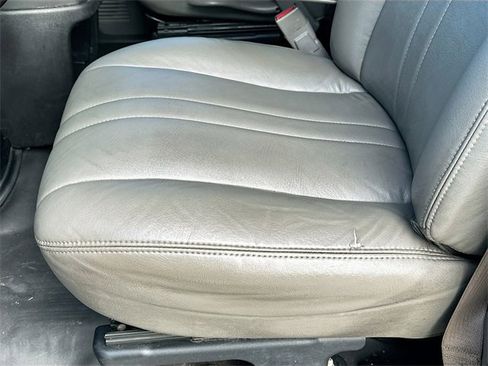 Used 2019 Chevrolet Express 3500 Extended w/ Power Convenience Package image 18