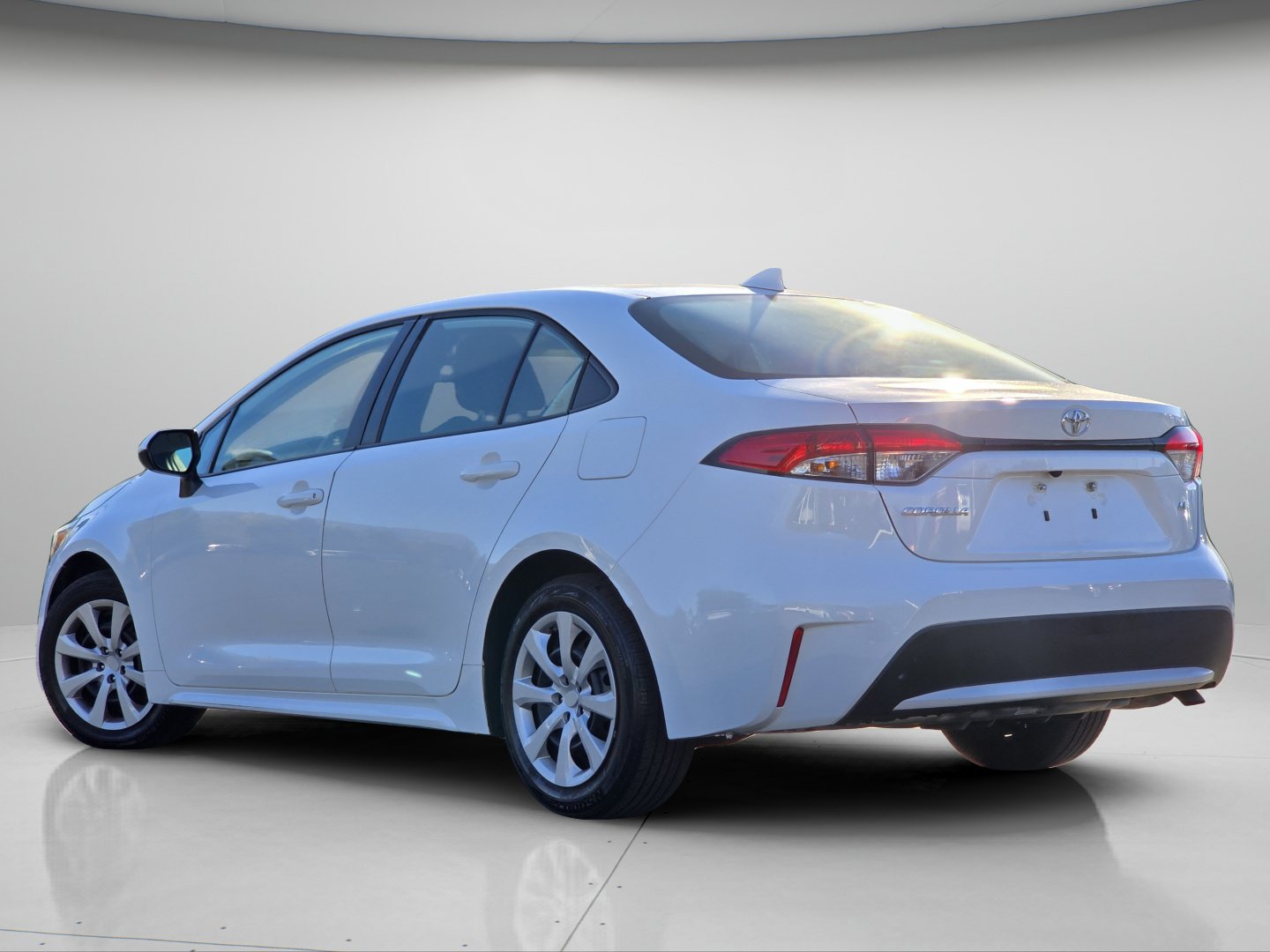 Used 2020 Toyota Corolla LE FWD image 20