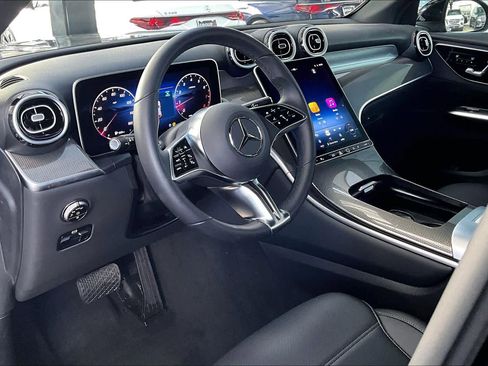 Used 2025 Mercedes-Benz GLC 300 image 17