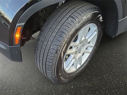 Used 2025 Land Rover Defender 110 S image 30