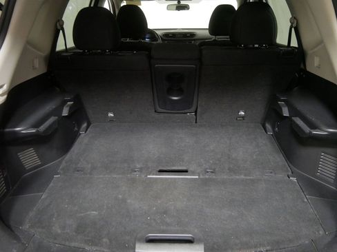 Used 2017 Nissan Rogue SV image 5