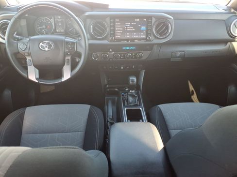 Used 2021 Toyota Tacoma TRD Off-Road w/ Technology Package AWD/4WD image 11