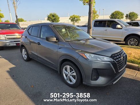 Used 2025 Nissan Kicks Play S FWD image 2